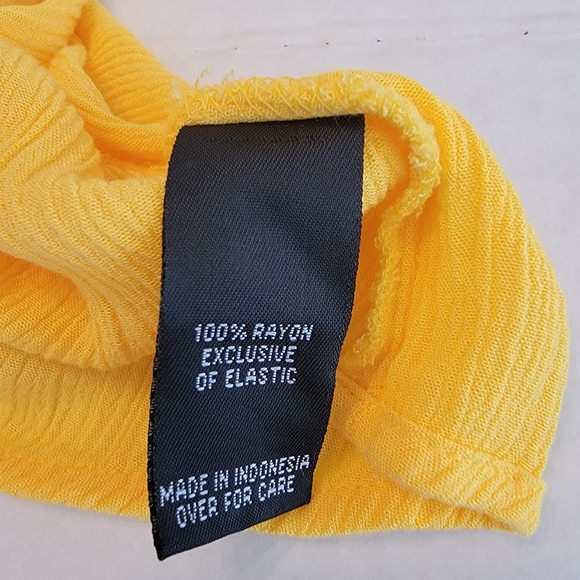 A.Byer yellow over the shoulder top. Size large - Picture 6 of 7